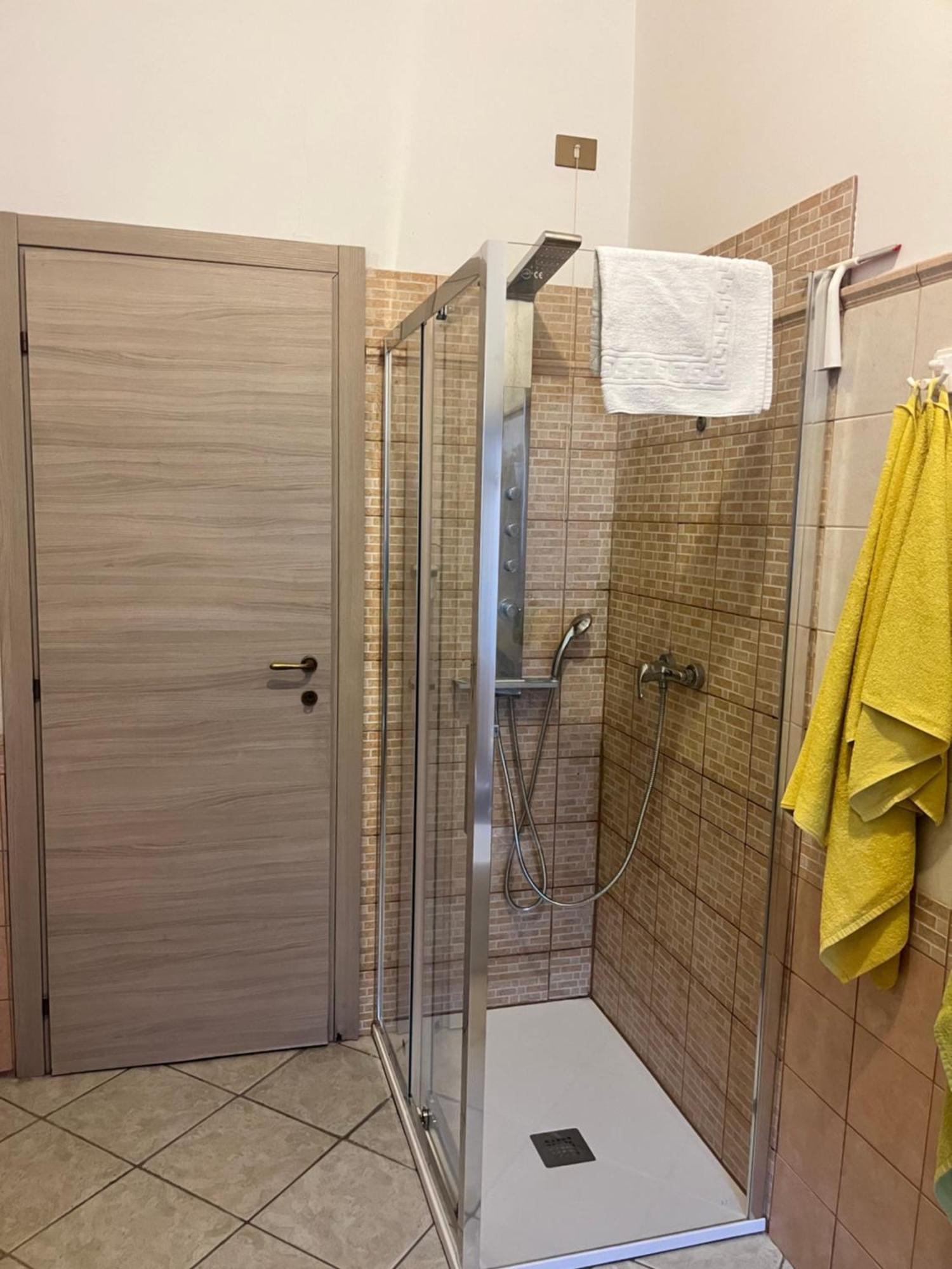 Casa Vacanze La Stazione Браччано Экстерьер фото